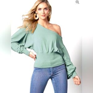 Venus off the shoulder sweater XS NWOT